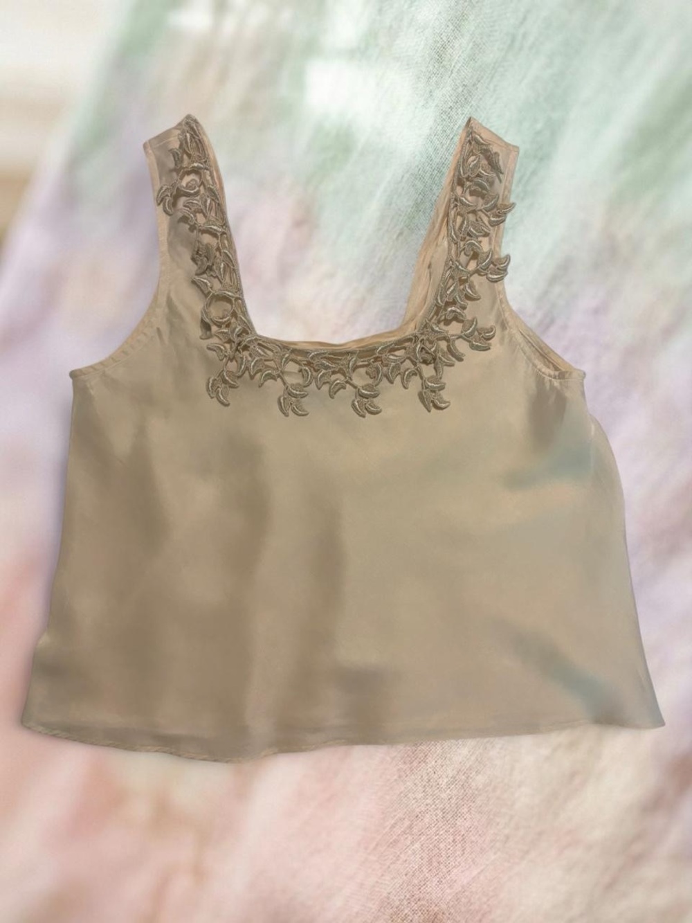 Vintage Victoria’s Secret cream 100% silk tank top with lace trim size p (xs/s)